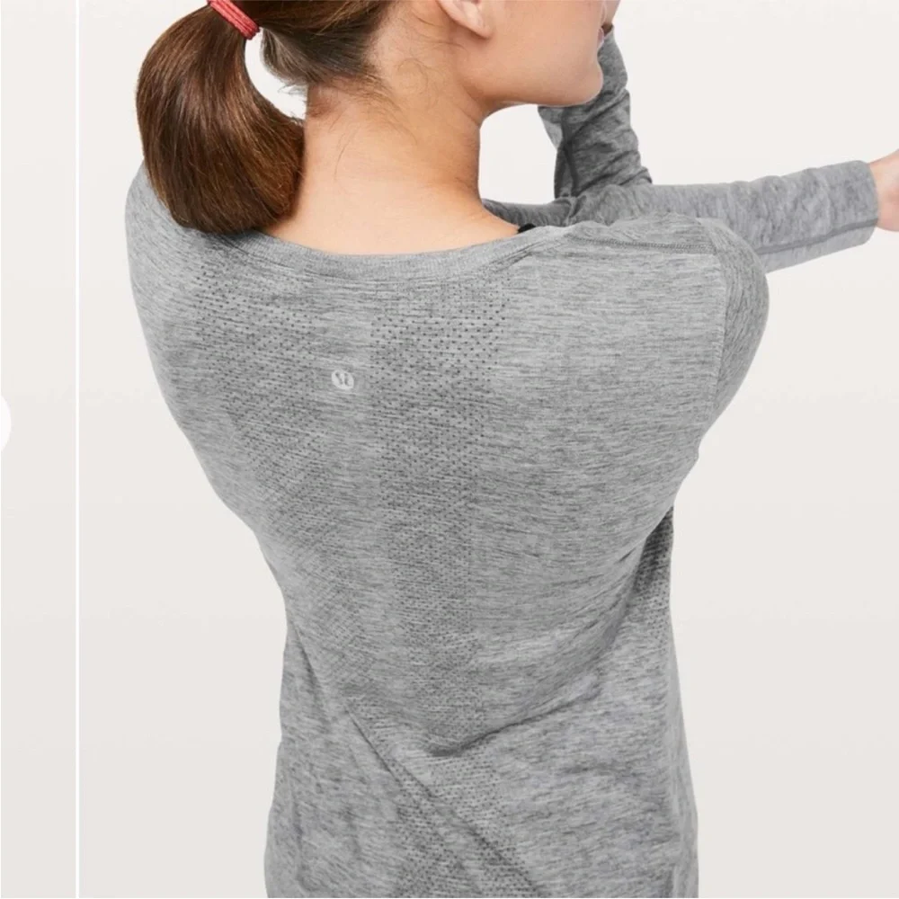Lululemon Swiftly Tech Long Sleeve Breeze Relaxed Fit Slate Gray / White Size 8